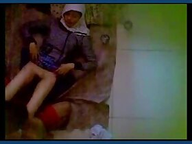 cams porn - apnay ghar may behan behnoi ki chudai filmed by hidden camera in fan 2